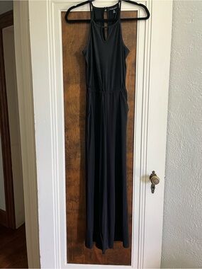 Women's Black Sleeveless pant suit/romper with Keyhole Neckline and pockets